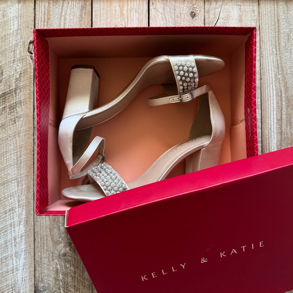 Kelly & Katie Silver Pearl Heels